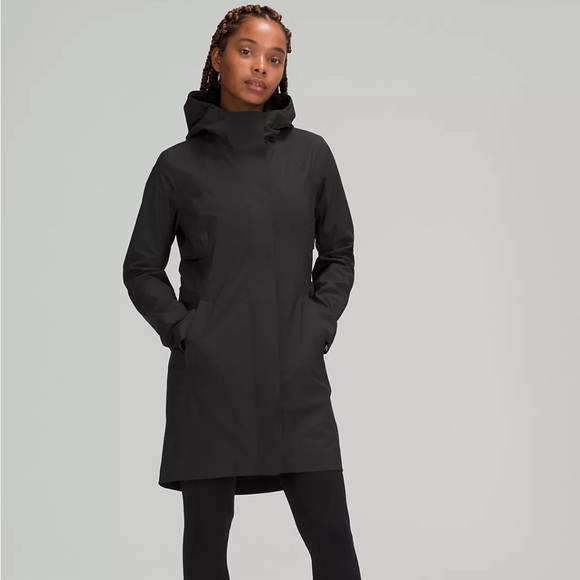 Lululemon Rain Coat size M - Picture 1 of 3